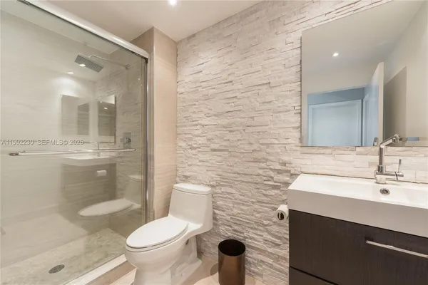 $6,000 | 90 Alton Road, Unit PH3309, Miami Beach, FL 33139