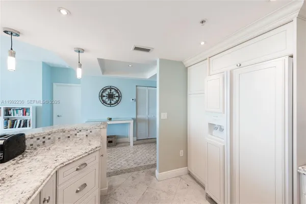 $6,000 | 90 Alton Road, Unit PH3309, Miami Beach, FL 33139