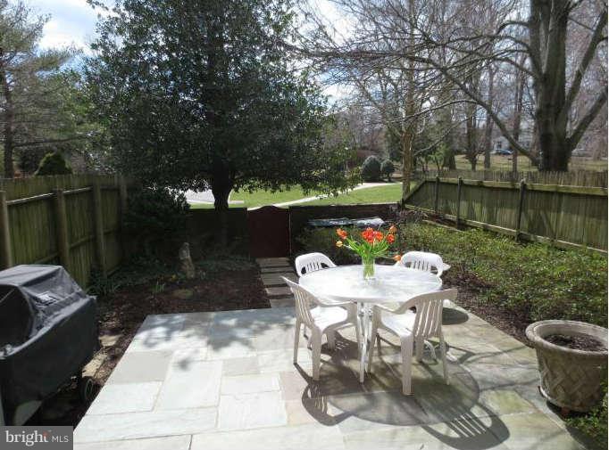 6743 Towne Lane Road McLean, VA 22101 - Photo 20 of 20 Exterior (Rear)