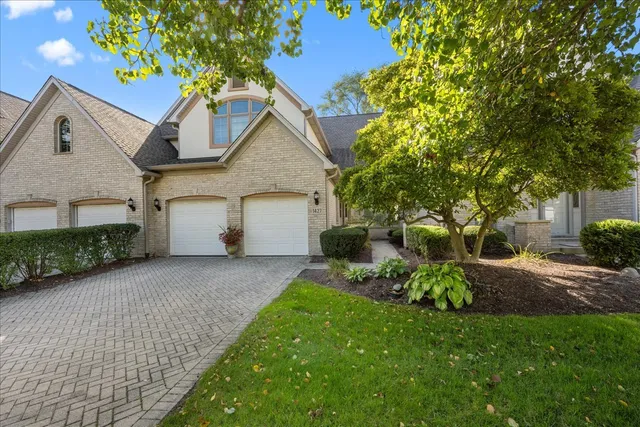 $675,000 | 1427 Cress Creek Court, Naperville, IL 60563