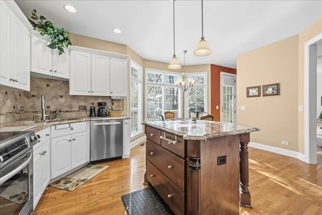 $675,000 | 1427 Cress Creek Court, Naperville, IL 60563