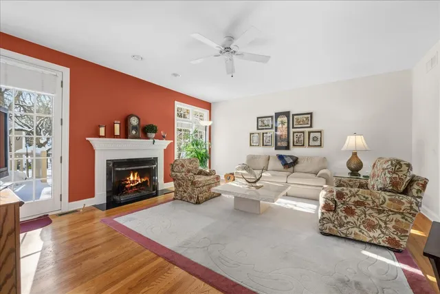 $675,000 | 1427 Cress Creek Court, Naperville, IL 60563