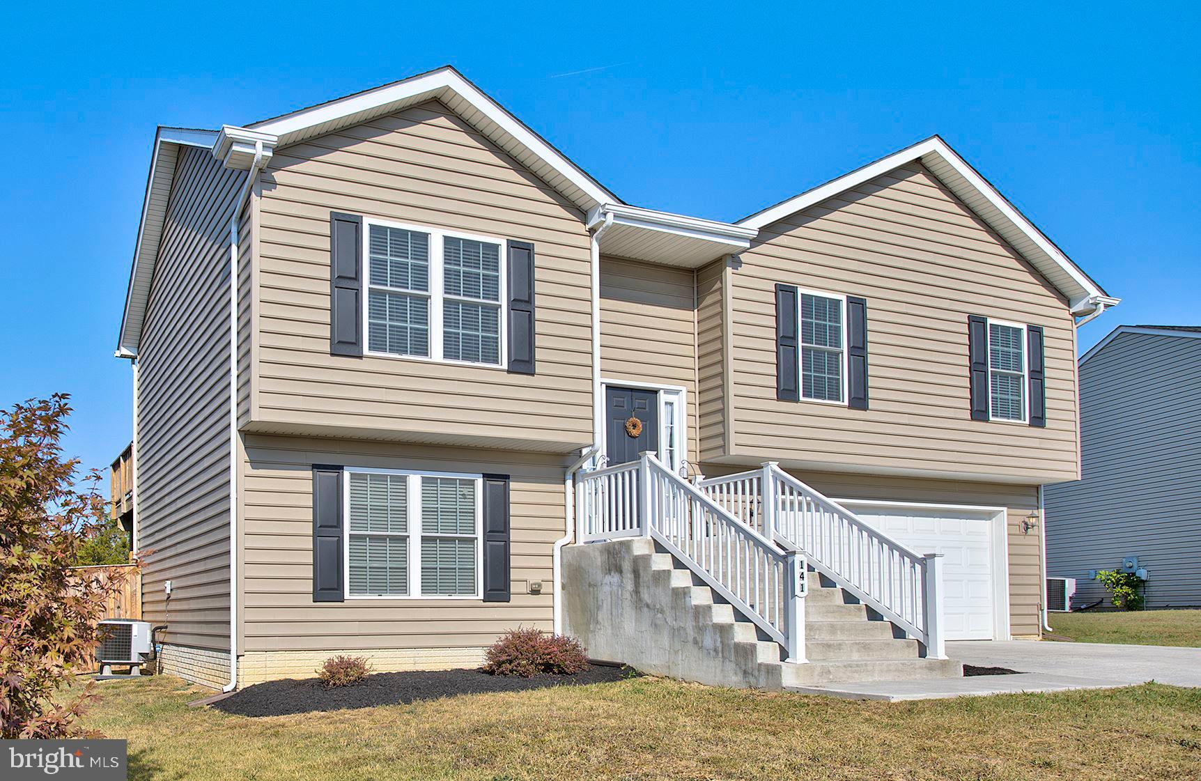 141 Buchanan Lane Inwood, WV 25428 - Photo 4 of 32 Move in ready! Don't wait for a slow builder.