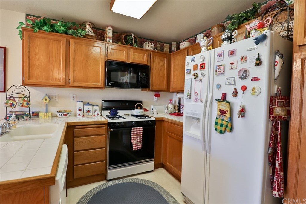 831 Balsam Way Hemet, CA 92545 - Photo 11 of 45