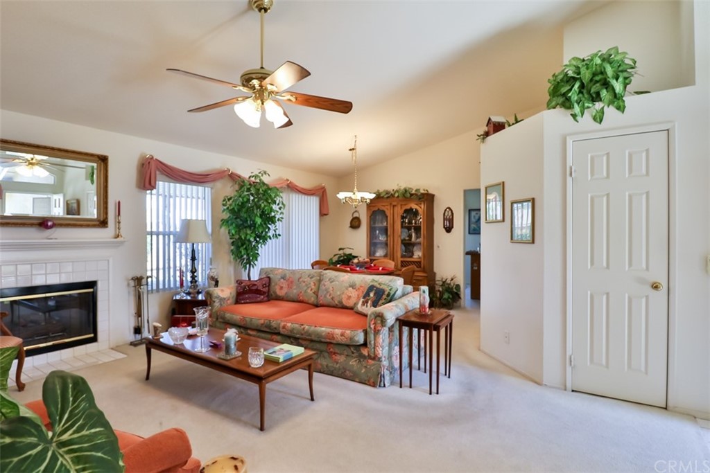 831 Balsam Way Hemet, CA 92545 - Photo 4 of 45