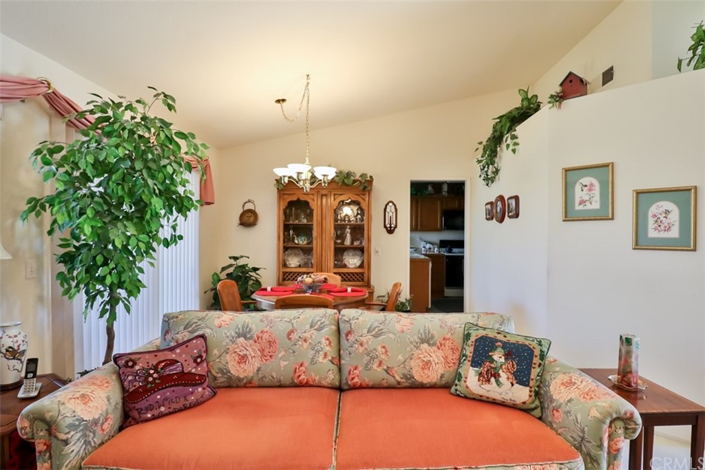 831 Balsam Way Hemet, CA 92545 - Photo 5 of 45