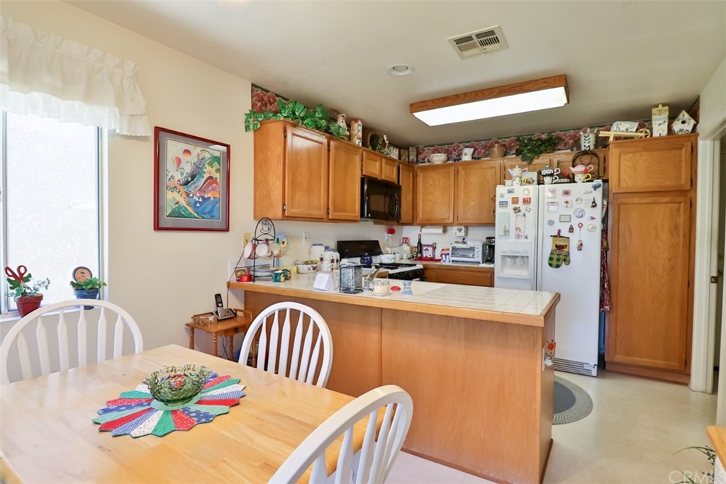 831 Balsam Way Hemet, CA 92545 - Photo 10 of 45