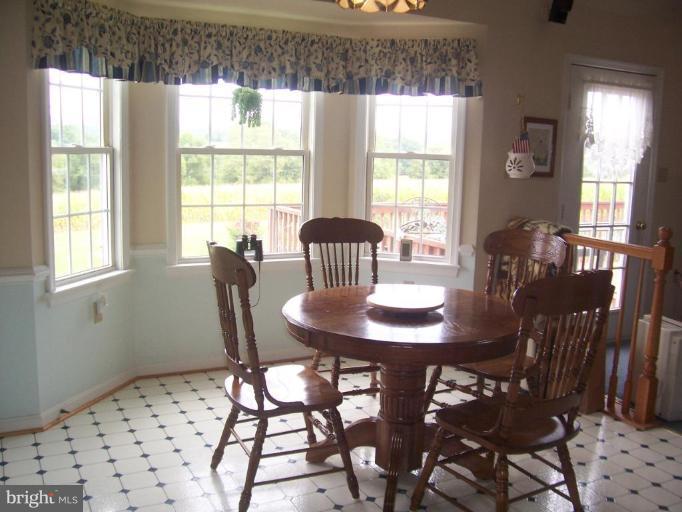 2708 Poffenberger Road Middletown, MD 21769 - Photo 7 of 11 Breakfast Area