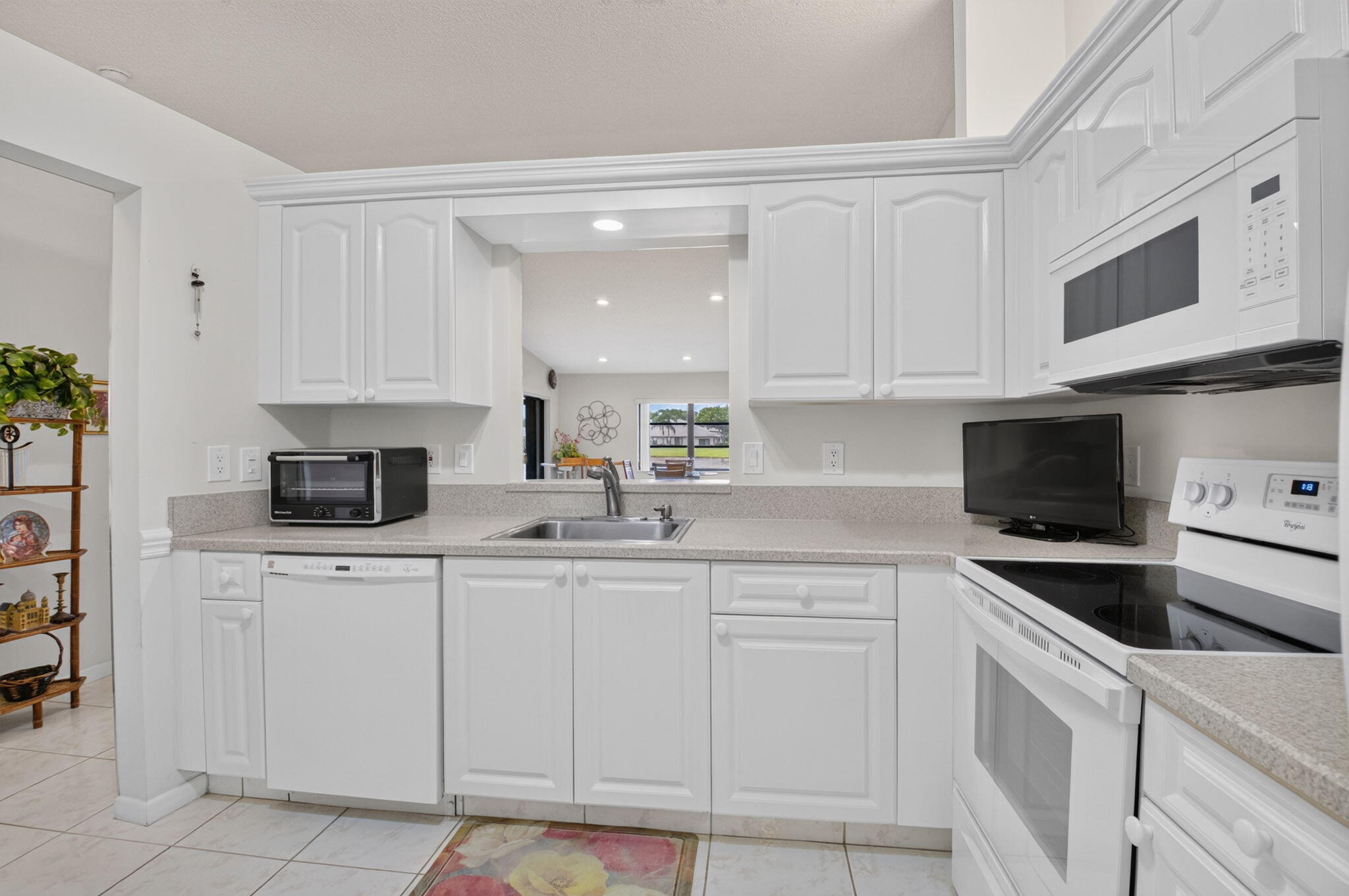 8427 Parkgate Road, Unit C Boca Raton, FL 33496 - Photo 14 of 49 Kitchen