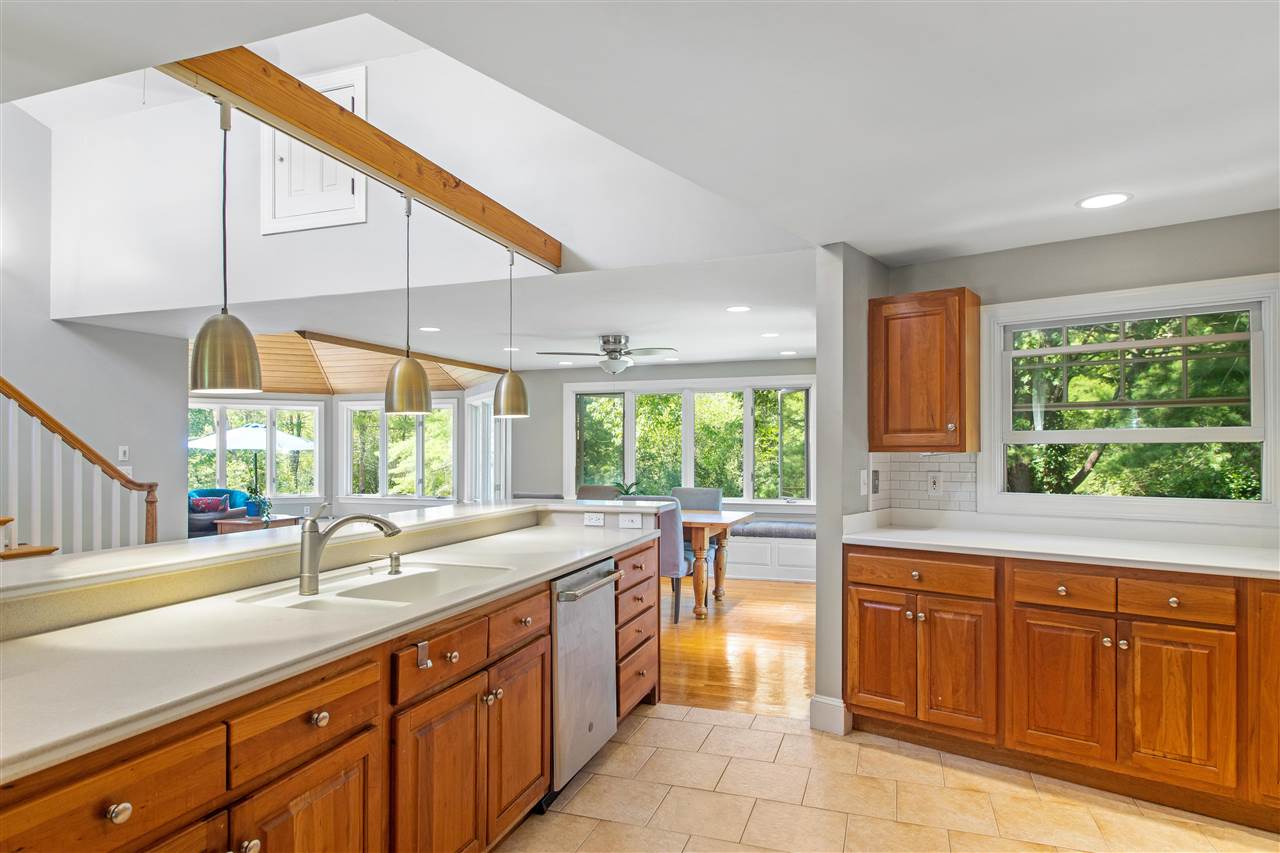 371 Washington Road Rye, NH 03870 - Photo 8 of 37