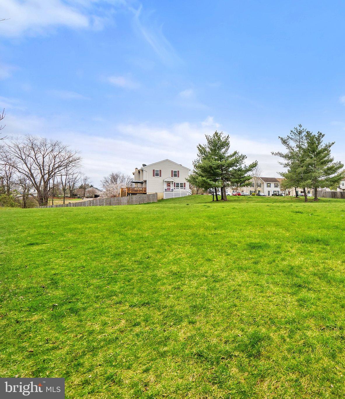 14801 Rising Sun Lane Haymarket, VA 20169 - Photo 38 of 39 Common space beside and woods behind - privacy!