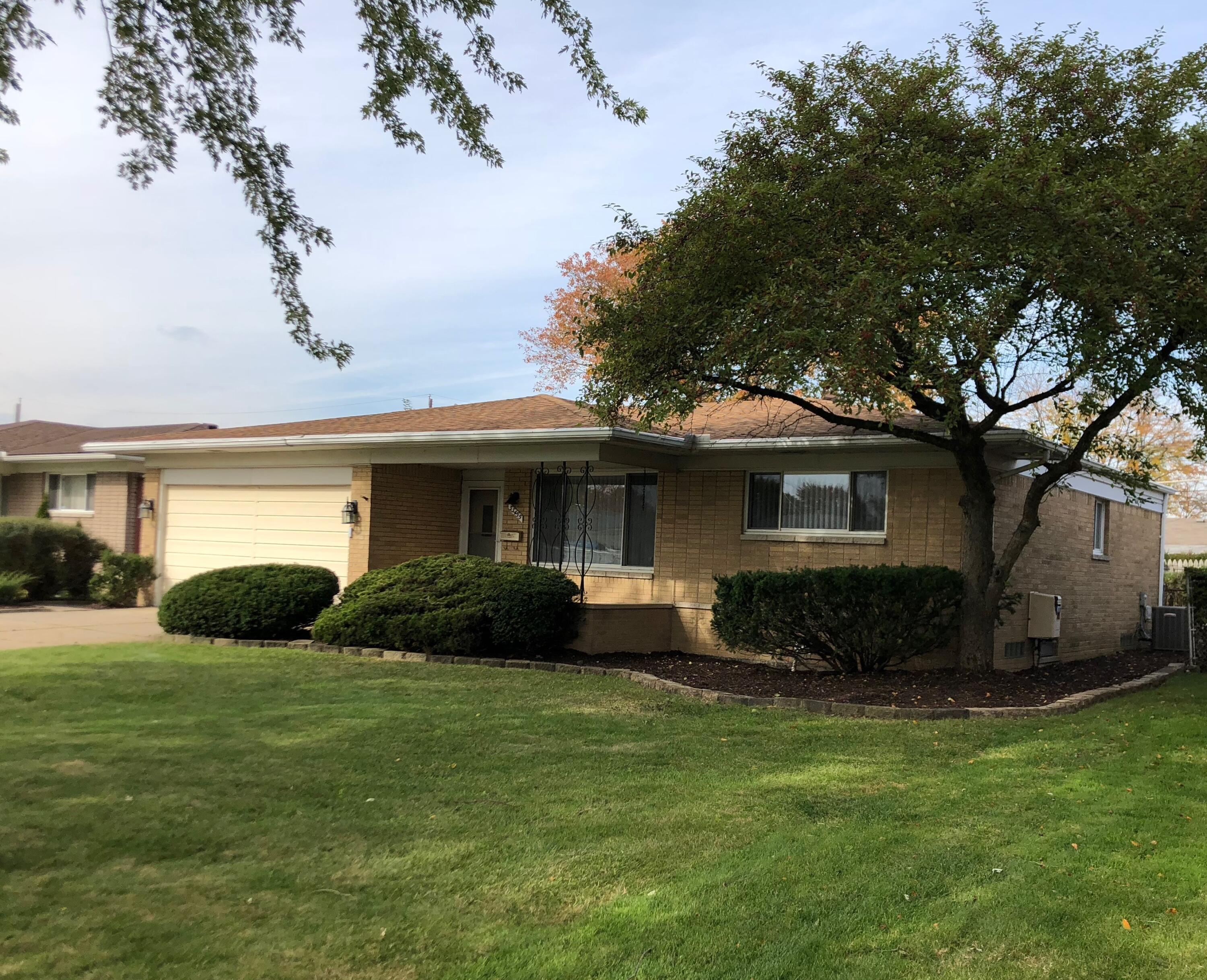 33455 Elgin Court Sterling Heights, MI 48310 - Photo 1 of 37 33455 Elgin