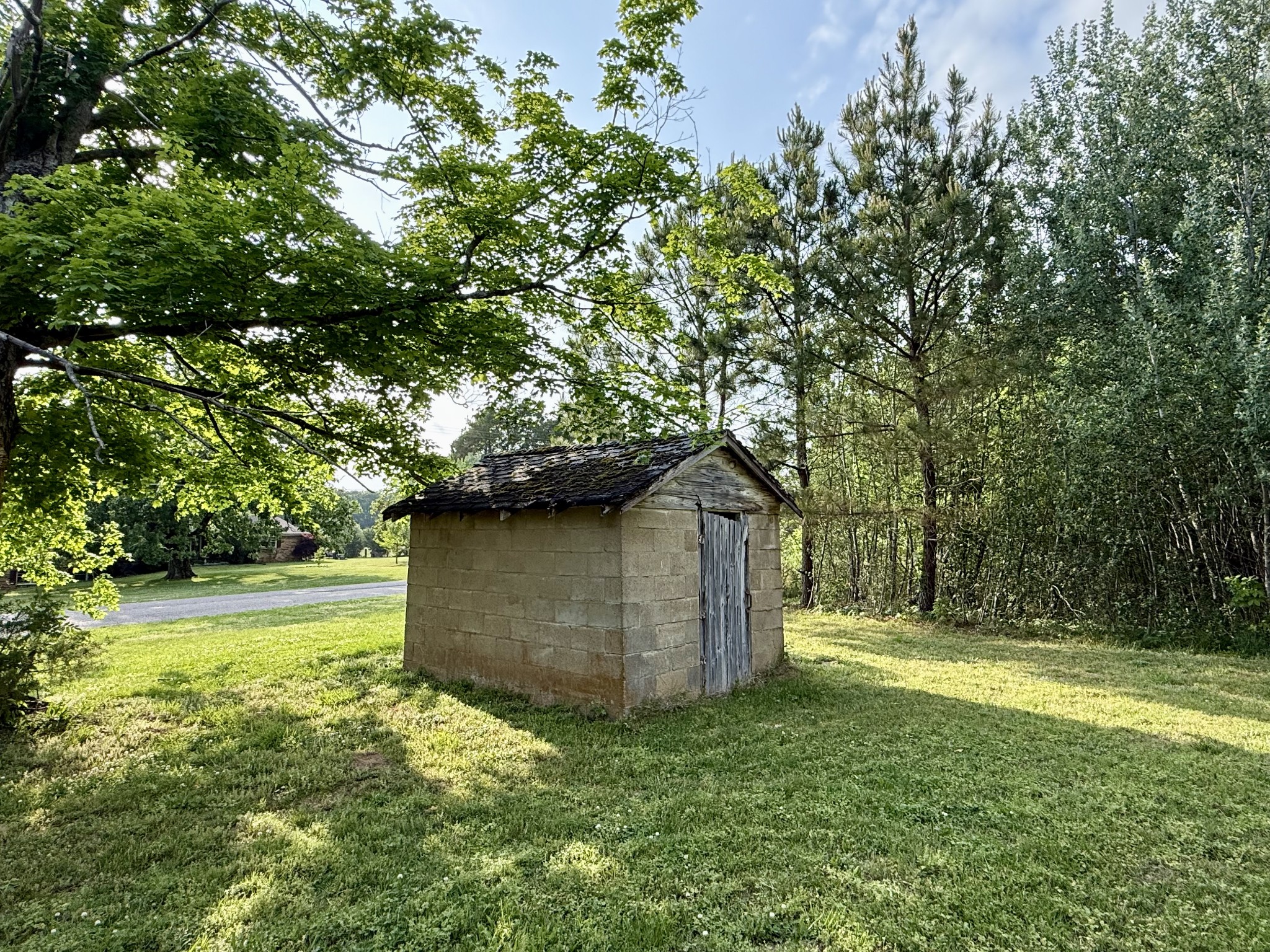 1408 Point Mason Road Big Sandy, TN 38221 - Photo 3 of 35 Gallery Image 3