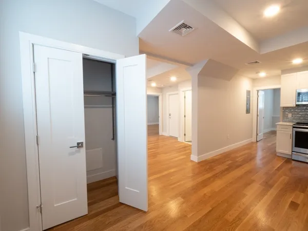 $3,500 | 78 Gibbs Street, Unit B, Brookline, MA 02446