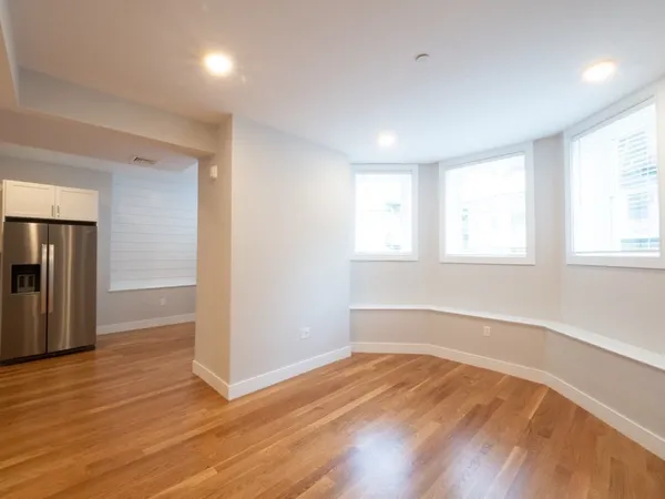 $3,500 | 78 Gibbs Street, Unit B, Brookline, MA 02446