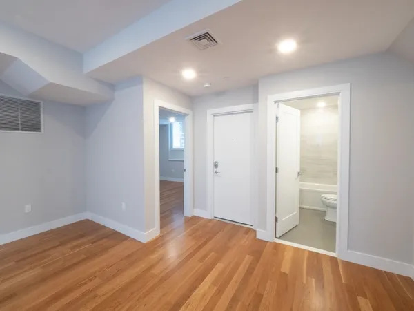 $3,500 | 78 Gibbs Street, Unit B, Brookline, MA 02446