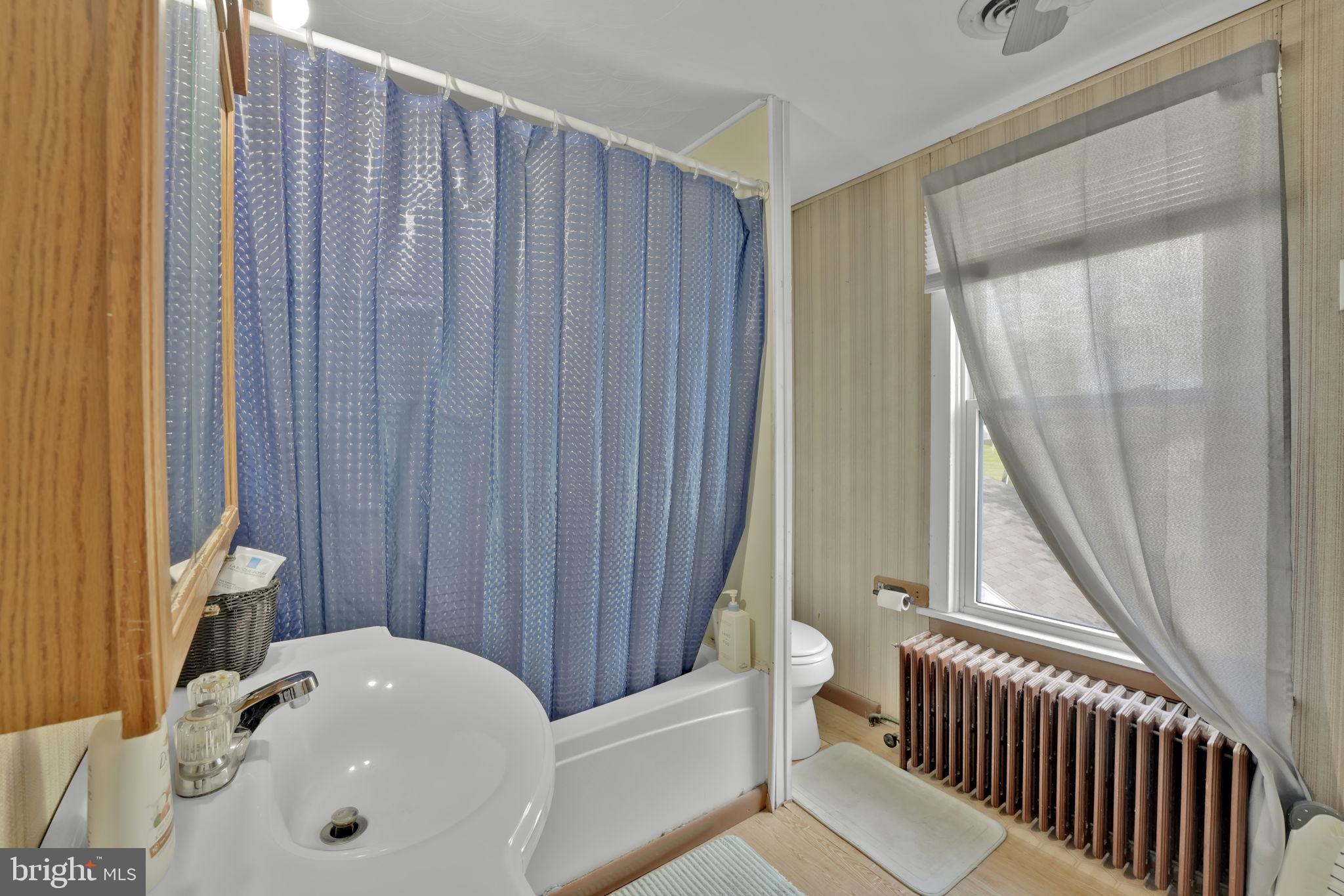 799 Hanover Pike Littlestown, PA 17340 - Photo 13 of 20 Full bath