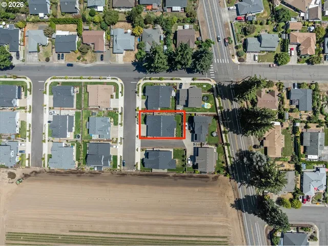 $717,700 | 229 Northeast 17th Avenue, Canby, OR 97013