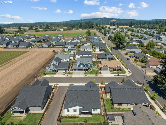 $717,700 | 229 Northeast 17th Avenue, Canby, OR 97013