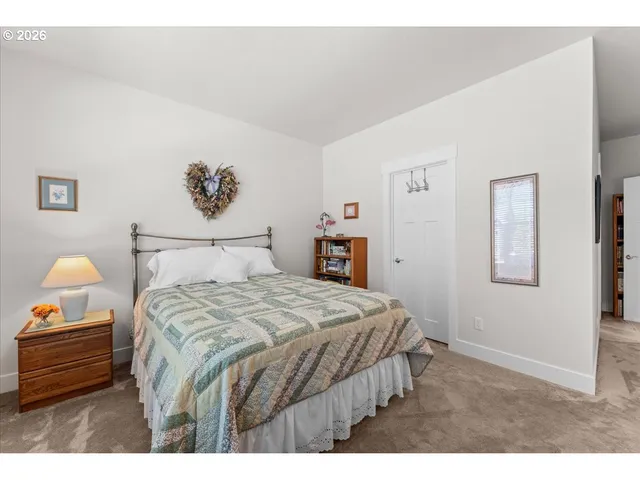 $717,700 | 229 Northeast 17th Avenue, Canby, OR 97013