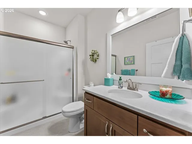 $717,700 | 229 Northeast 17th Avenue, Canby, OR 97013