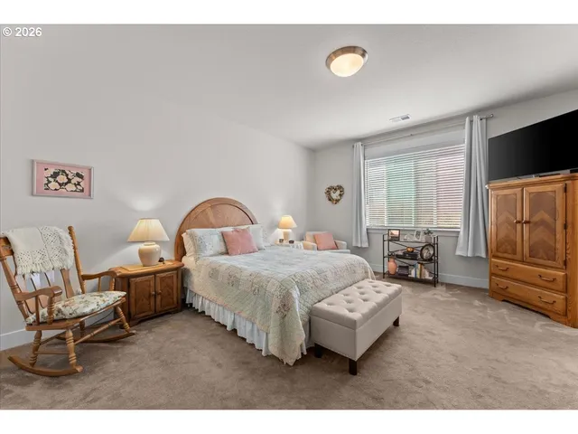 $717,700 | 229 Northeast 17th Avenue, Canby, OR 97013