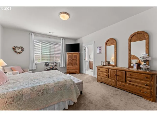 $717,700 | 229 Northeast 17th Avenue, Canby, OR 97013