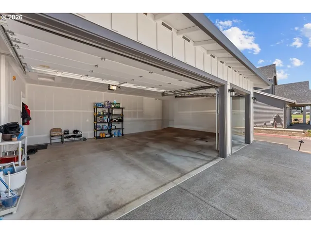 $717,700 | 229 Northeast 17th Avenue, Canby, OR 97013