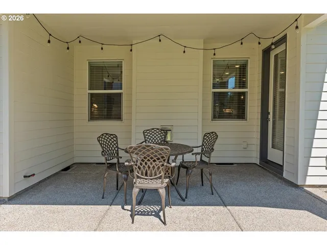 $717,700 | 229 Northeast 17th Avenue, Canby, OR 97013