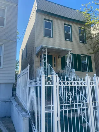 $2,000 | 211 Olean Avenue, Unit 2, Jersey City, NJ 07306