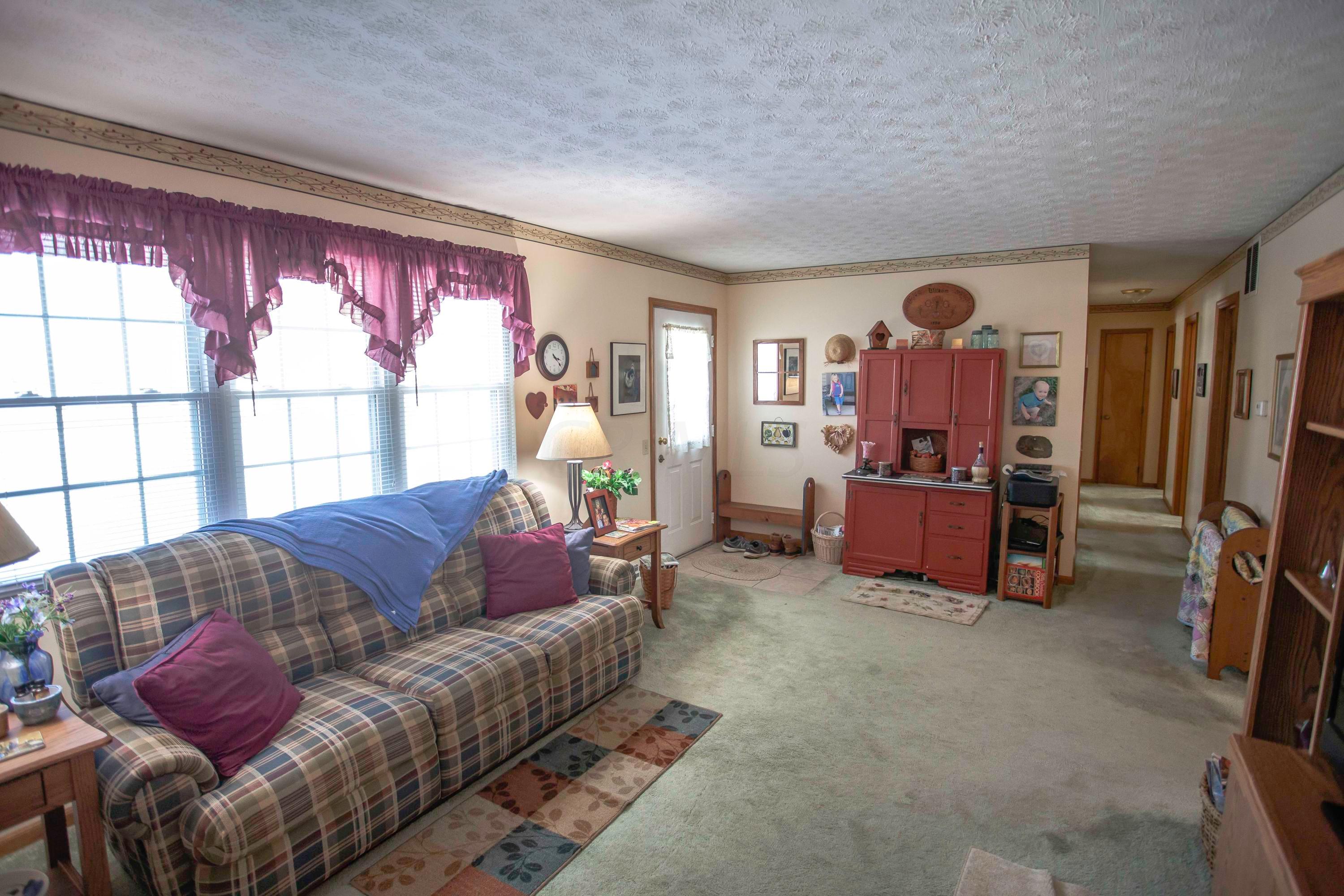 5357 Beecher Road Pataskala, OH 43062 - Photo 4 of 31 Gallery Image 4