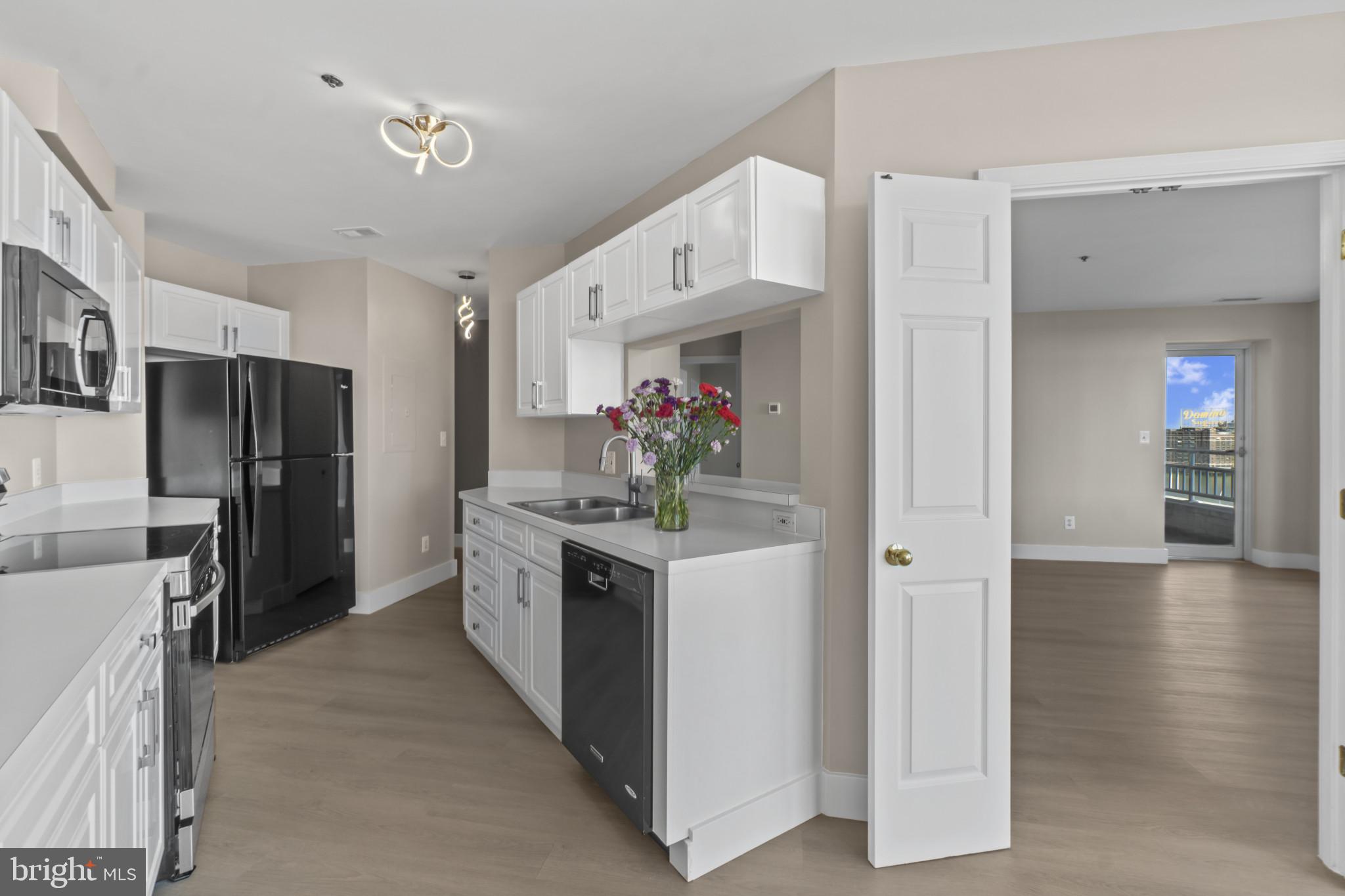 100 Harborview Drive, Unit 1312 Baltimore, MD 21230 - Photo 16 of 37