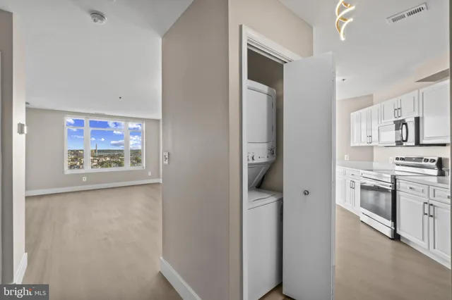 $2,850 | 100 Harborview Drive, Unit 1312, Baltimore, MD 21230