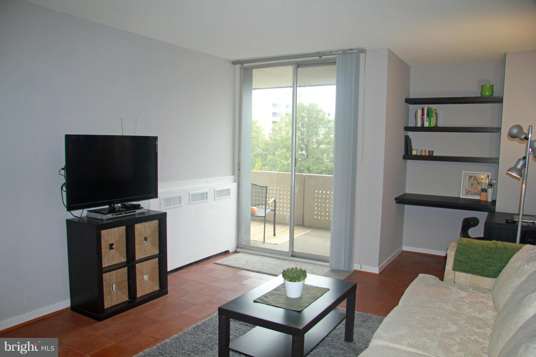 300 M Street Southwest, Unit N411 Washington, DC 20024 - Photo 5 of 13 Living Room