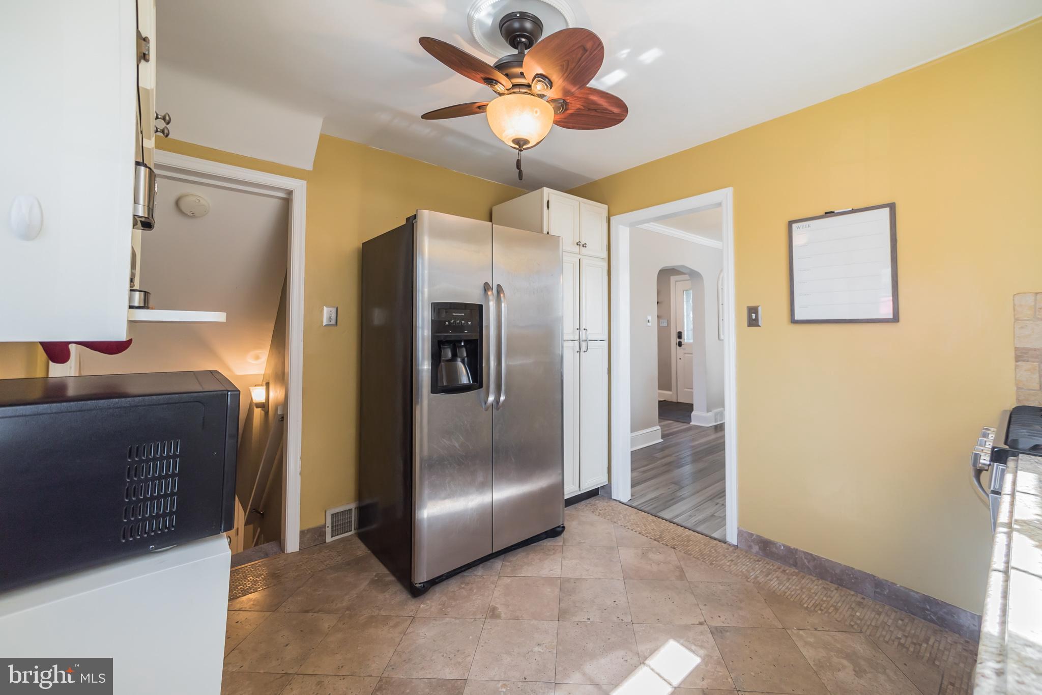 110 Kent Road Springfield, PA 19064 - Photo 12 of 30 Sun-filled kitchen