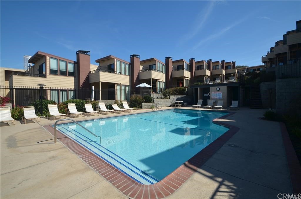 103 C. Mayor Redondo Beach, CA 90277 - Photo 18 of 20 Resort-Like Complex - 1 of 2 Community Pools