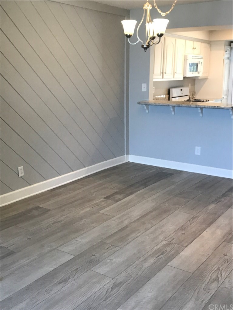 103 C. Mayor Redondo Beach, CA 90277 - Photo 6 of 20 Dining Area
