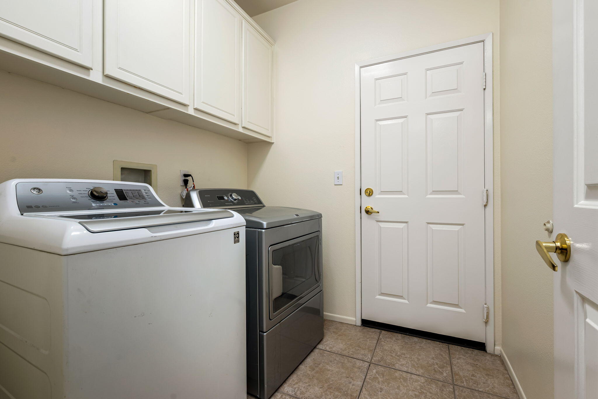 82631 Redford Way Indio, CA 92201 - Photo 31 of 43 a utility room with dryer and washer
