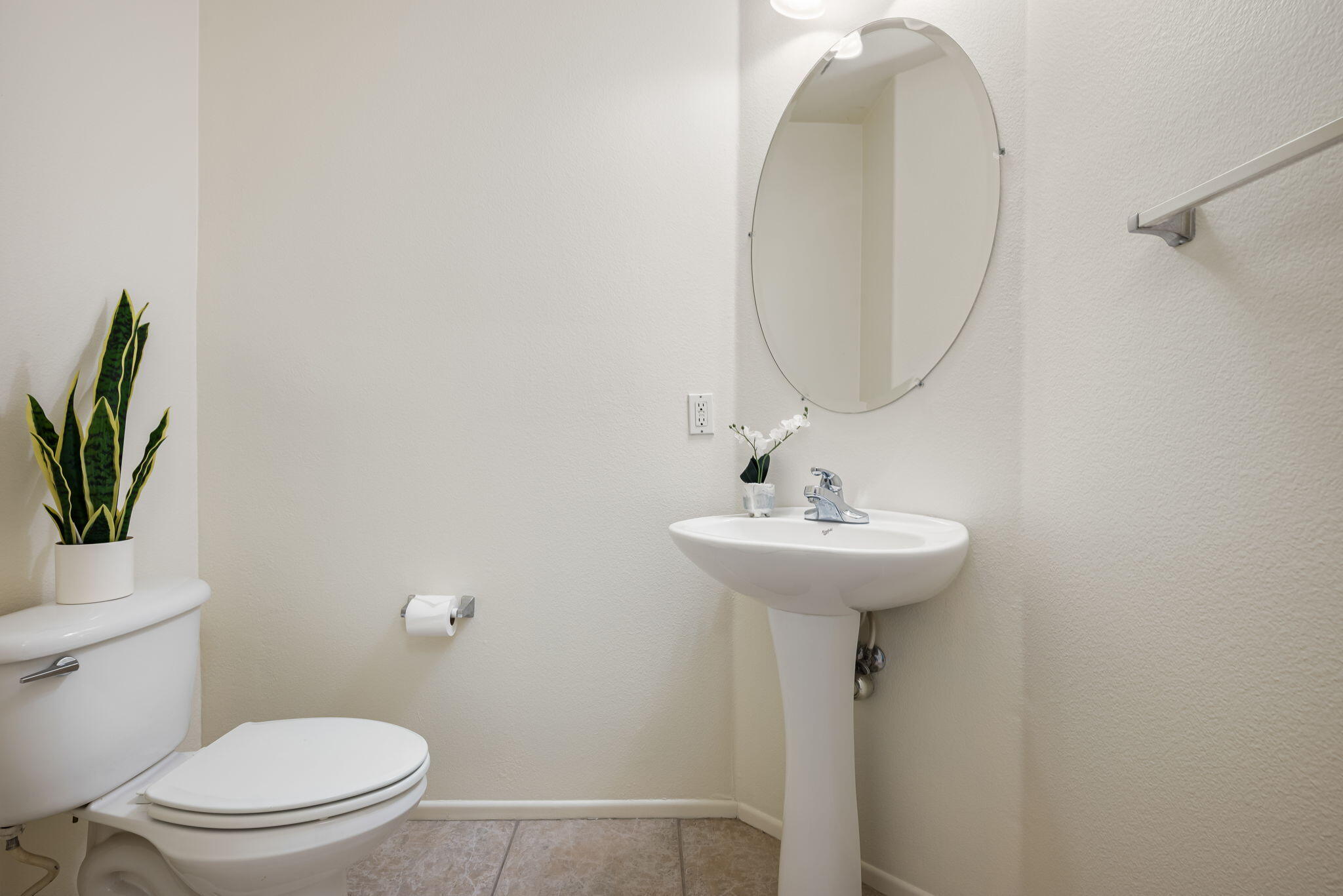 82631 Redford Way Indio, CA 92201 - Photo 32 of 43 a bathroom with a toilet a sink and a mirror