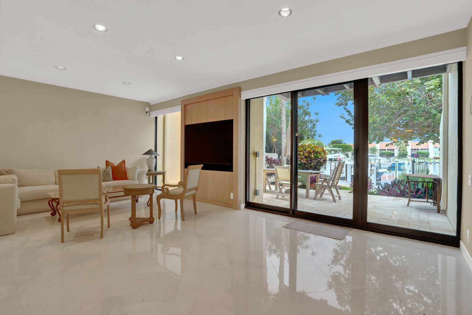 2717 North Ocean Boulevard, Unit 2 Boca Raton, FL 33431 - Photo 13 of 77 Living Room