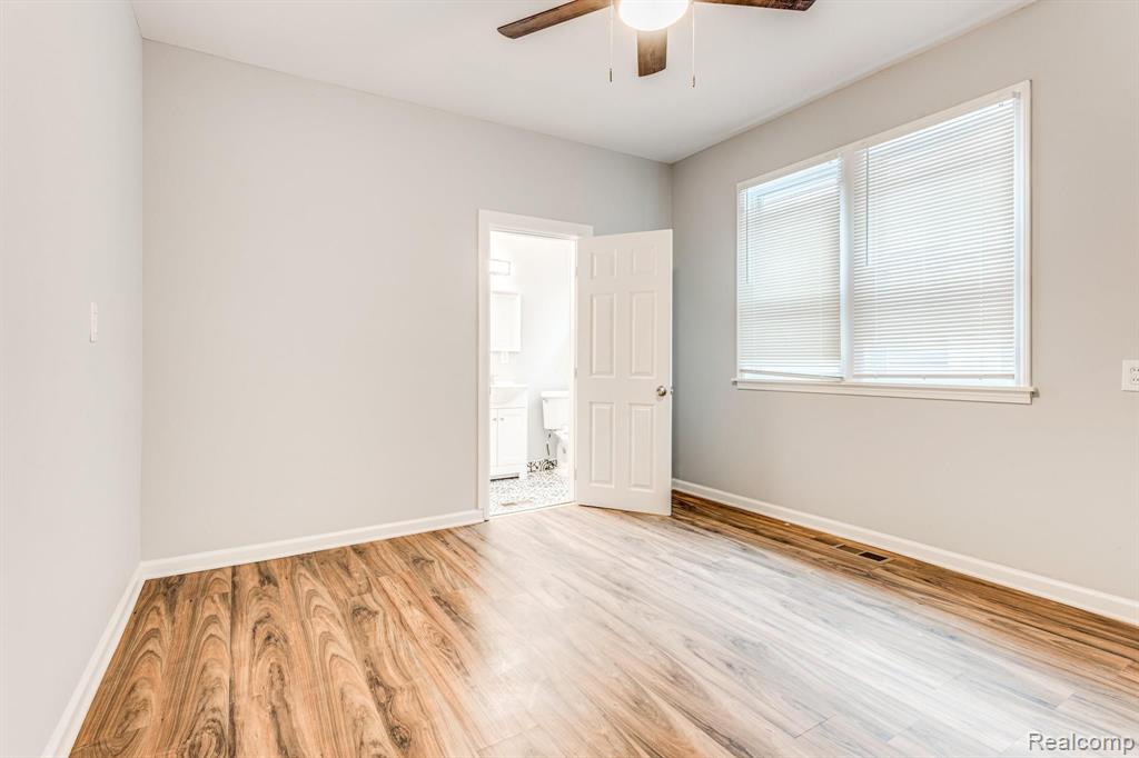 8062 Ruedisale Court Detroit, MI 48214 - Photo 20 of 28