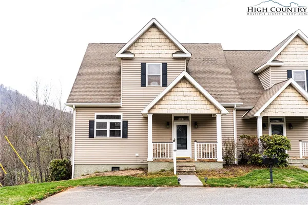 $475,000 | 306-2 Creatwood Trail, Unit 16, Vilas, NC 28692