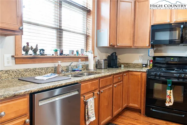 $475,000 | 306-2 Creatwood Trail, Unit 16, Vilas, NC 28692