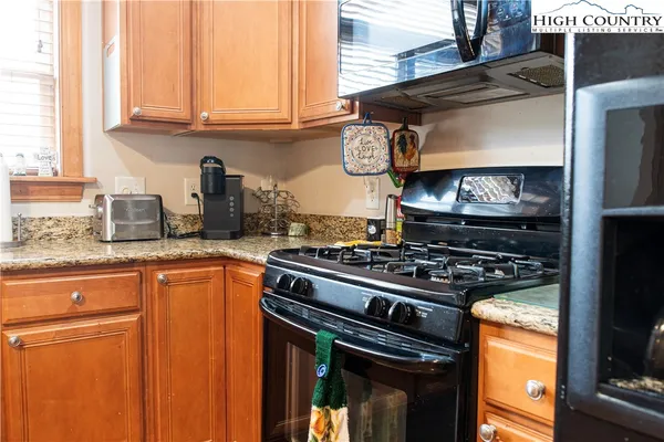 $475,000 | 306-2 Creatwood Trail, Unit 16, Vilas, NC 28692