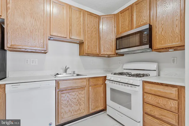 $425,000 | 8206 Barrington Court, Severn, MD 21144