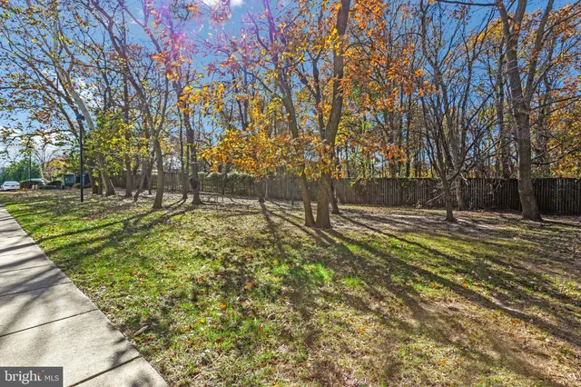 $425,000 | 8206 Barrington Court, Severn, MD 21144