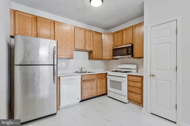 $425,000 | 8206 Barrington Court, Severn, MD 21144