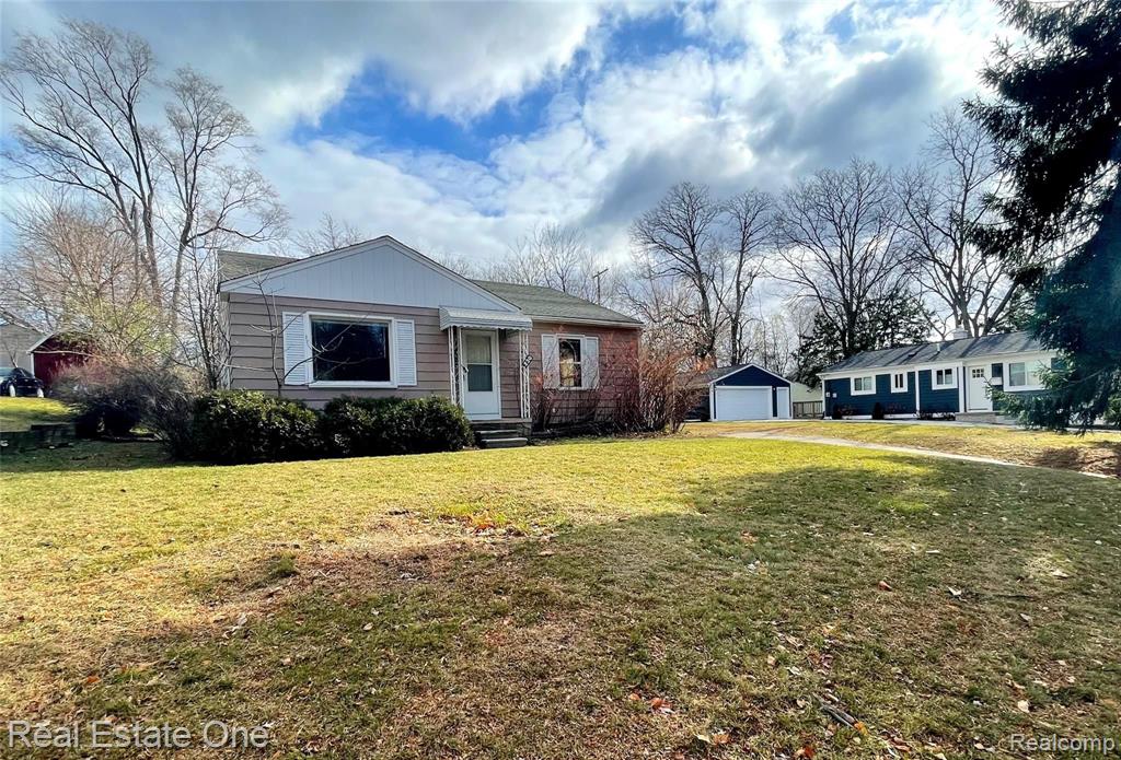 230 North Alice Avenue Rochester, MI 48307 - Photo 2 of 14