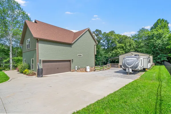 $689,999 | 1415 Southside Road, Southside, TN 37171