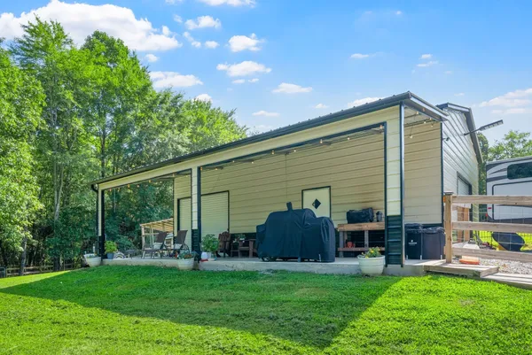 $689,999 | 1415 Southside Road, Southside, TN 37171